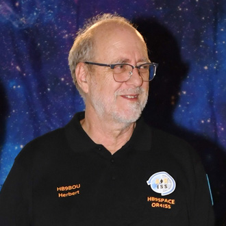 Portrait du président du club de radioamateurs